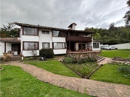 VENTA/ARRIENDO LOTE CON 4 CASAS