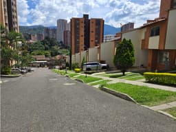 Venta casa en Sabaneta la doctora, unidad cerrada
