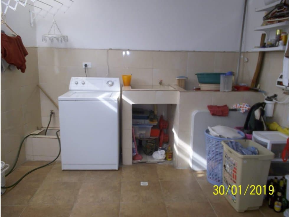 VENDE CASA DE DOS PISOS EN CALIFORNIA — foto 4