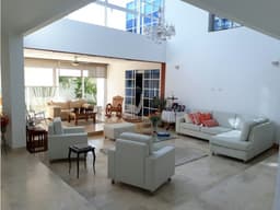 VENDE CASA EN EL RECREO CERCA AL CLUB CAMPESTRE
