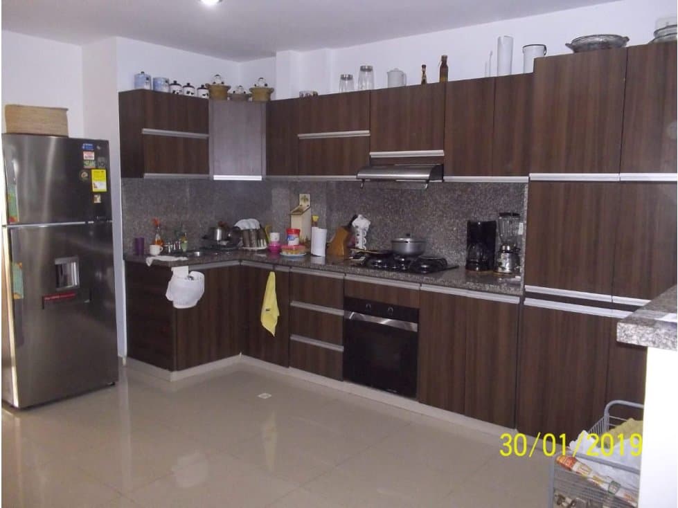 VENDE CASA DE DOS PISOS EN CALIFORNIA — foto 2