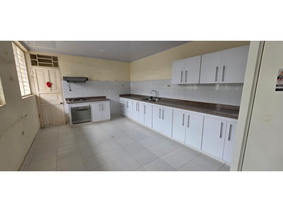 CASA AMPLIA EN ARRIENDO B/ LA GRANJA — foto 1