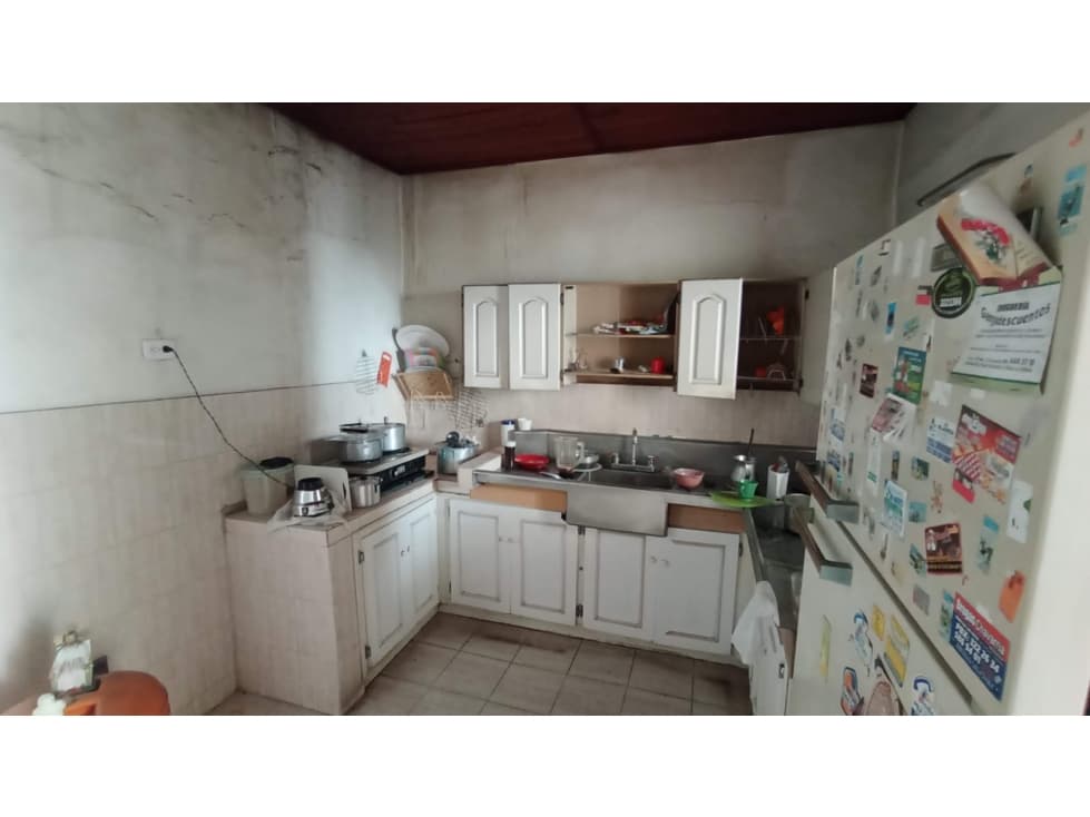 CASA PARA REFORMA CERCA PARQUE DE BOSTON — foto 1
