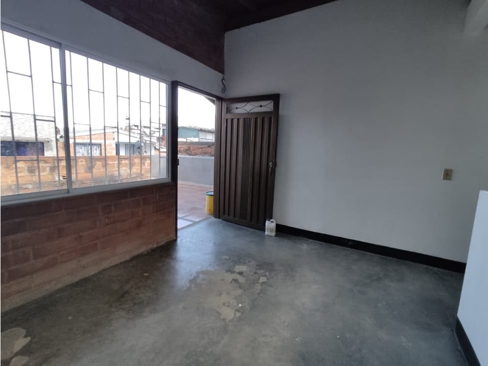 CASA ROBLEDO CERCA PARQUE DE LA CRUZ — foto 2