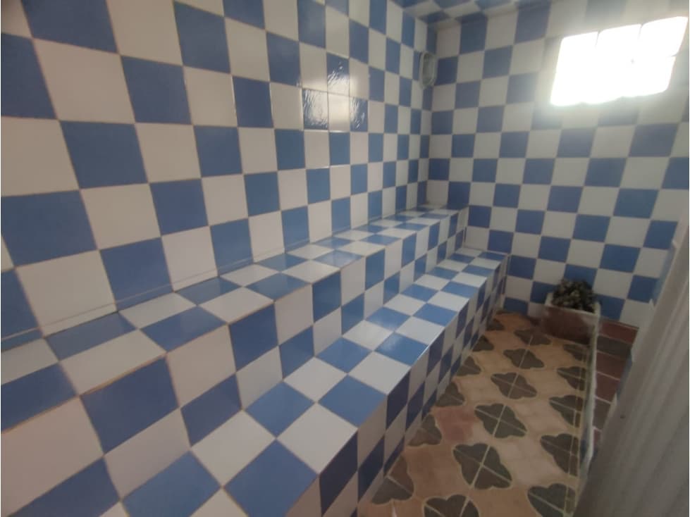 CASA UNIFAMILIAR ROBLEDO CERCA 7 LUNAS — foto 2