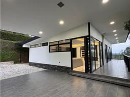 HERMOSA FINCA EN VENTA CERCA AL AEROPUERTO RIONEGRO