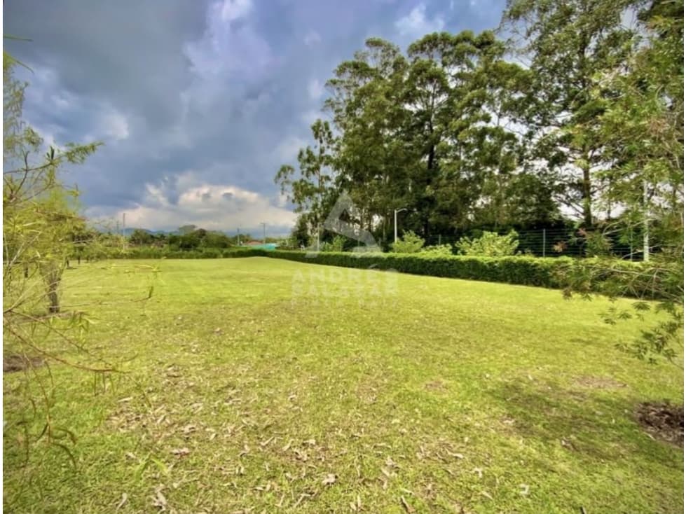 HERMOSO LOTE PLANO EN PARCELACIÓN EN VENTA LLANOGRANDE — foto 3