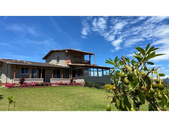 HERMOSA FINCA CAMPESTRE EN VENTA CERCA A LA AUTOPISTA MEDELLIN BOGOTA