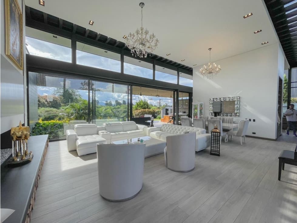 ESPECTACULAR FINCA DE LUJO EN VENTA LLANOGRANDE — foto 3