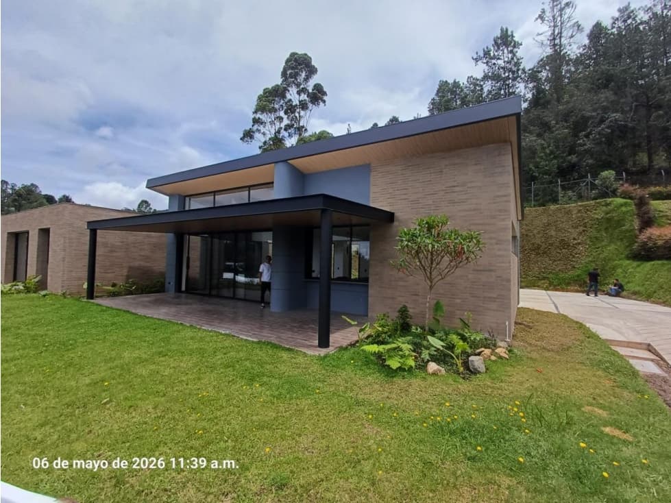 EXCLUSIVA CASA MODERNA EN VENTA ENVIGADO CAMPESTRE — foto 3