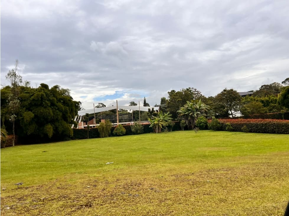 HERMOSO LOTE EN VENTA PARCELACIÓN LLANOGRANDE — foto 5