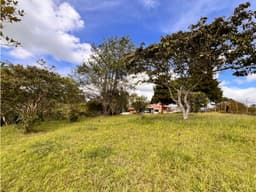 HERMOSO LOTE URBANO EN PARCELACIÓN OJO DE AGUA RIONEGRO