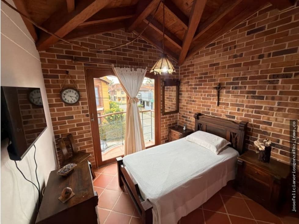 ENCANTADORA CASA ESQUINERA EN VENTA LA CEJA — foto 6