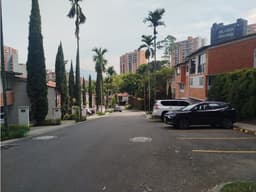 Venta hermosa Casa Envigado Sector Cumbres