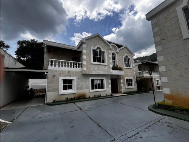 VENDO CASA BUCARAMANGA