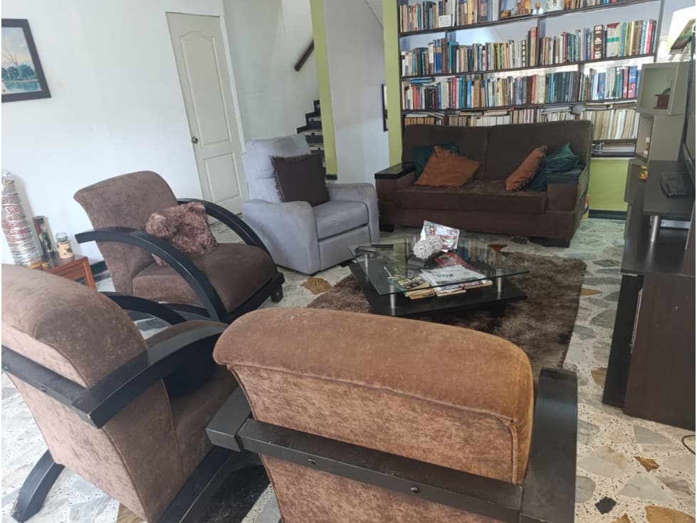 VENTA DE CASA EN EL SECTOR DE FUNDADORES — foto 1