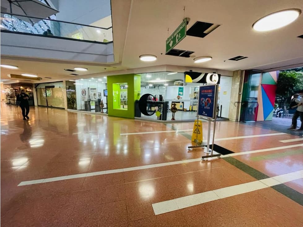 Vendo Local 51 mts Unicentro Med — foto 6