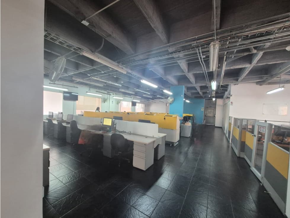 RENTO ESPACIO COMERCIAL 1.000M2 EXTERIOR PARQUE 93 — foto 4