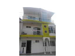 Vendo casa en tulua de 3 pisos barrio la campiña