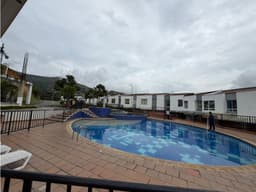 SE VENDE CASA EN CHIPICHAPE DE DOS NIVELES CONSTRUIDA 145 M2 EN UNIDAD