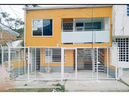 Excelente casa con apartaestudios en Melendez