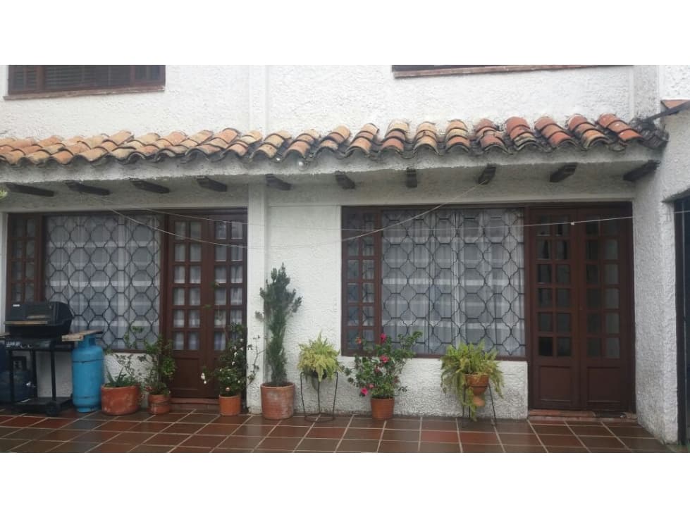 SE VENDE CASA EN ALHAMBRA.P — foto 1