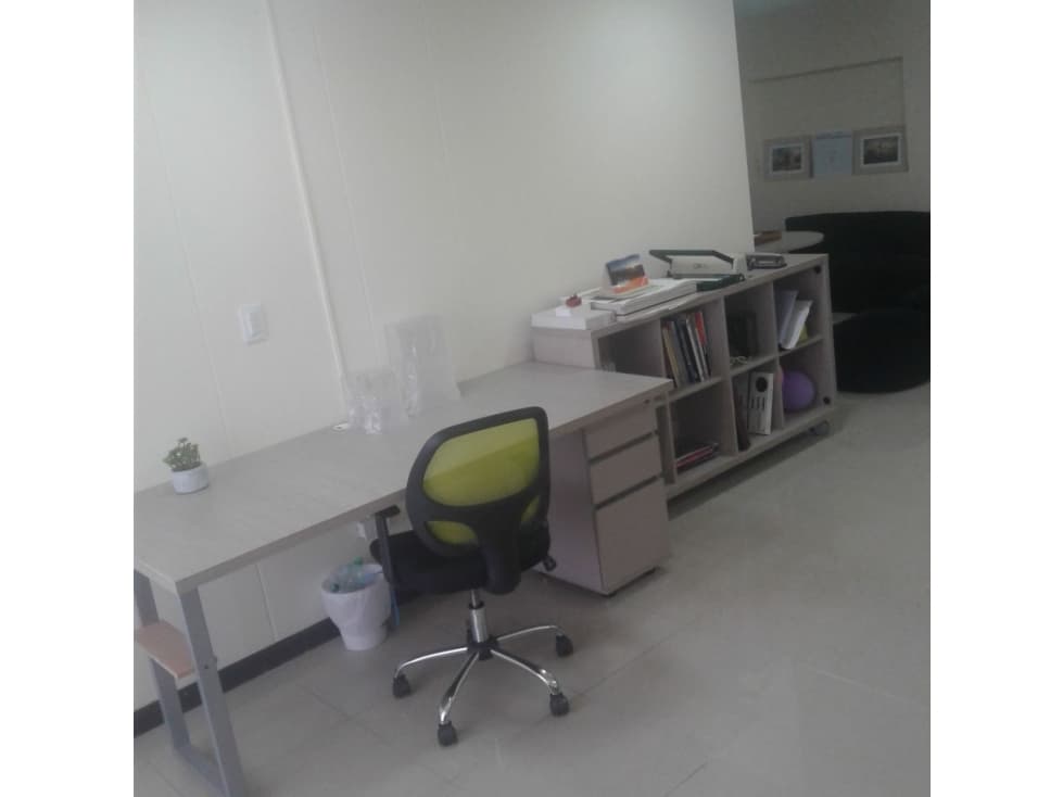 SE VENDE HERMOSA OFICINA EN EL CODITO. P — foto 4