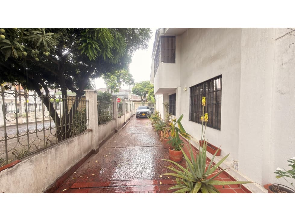 VENTA CASA ESQUINERA LA FLORA NORTE DE CALI — foto 1