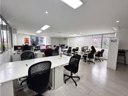 Arriendo de oficina en el Poblado, sector Milla de Oro