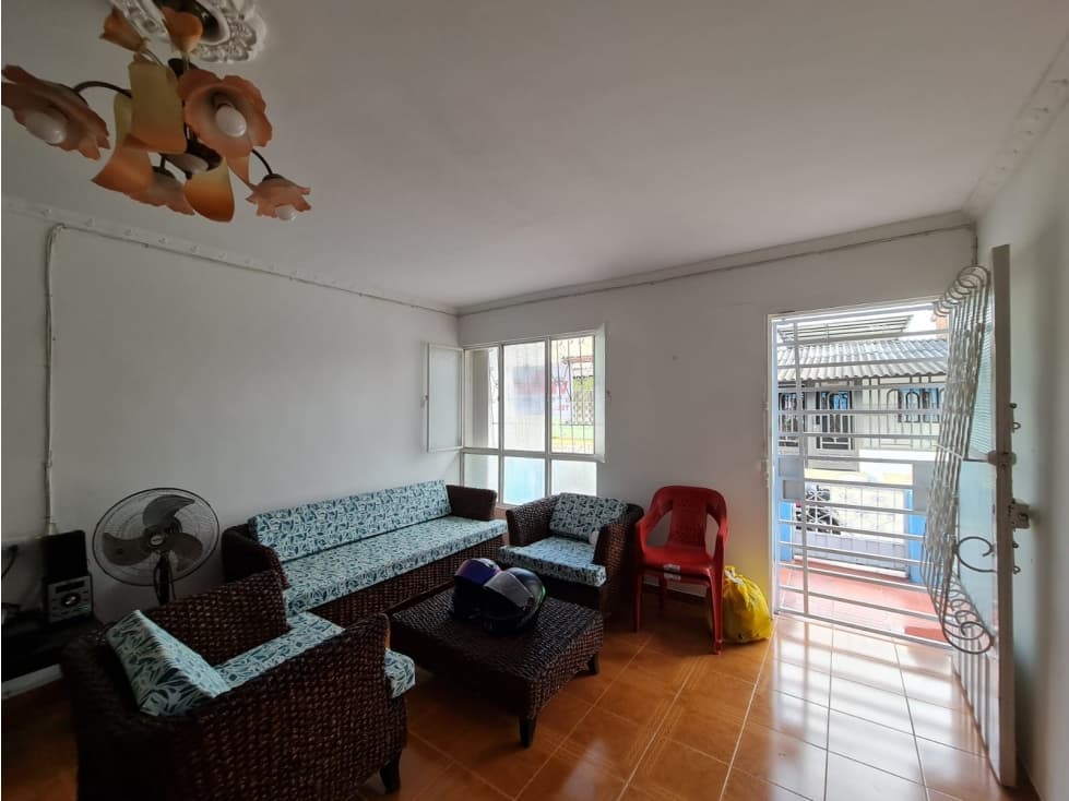 SE VENDE AMPLIA CASA EN EL KENNEDY — foto 3
