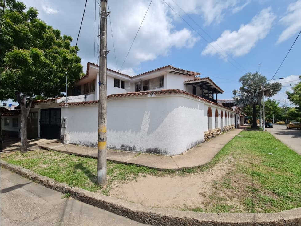 SE ARRIENDA AMPLIA CASA EN LA MAGDALENA — foto 2