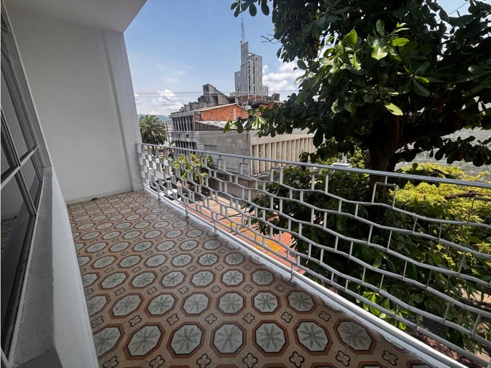 SE ARRIENDA AGRADABLE APARTAMENTO EN EL CENTRO — foto 1