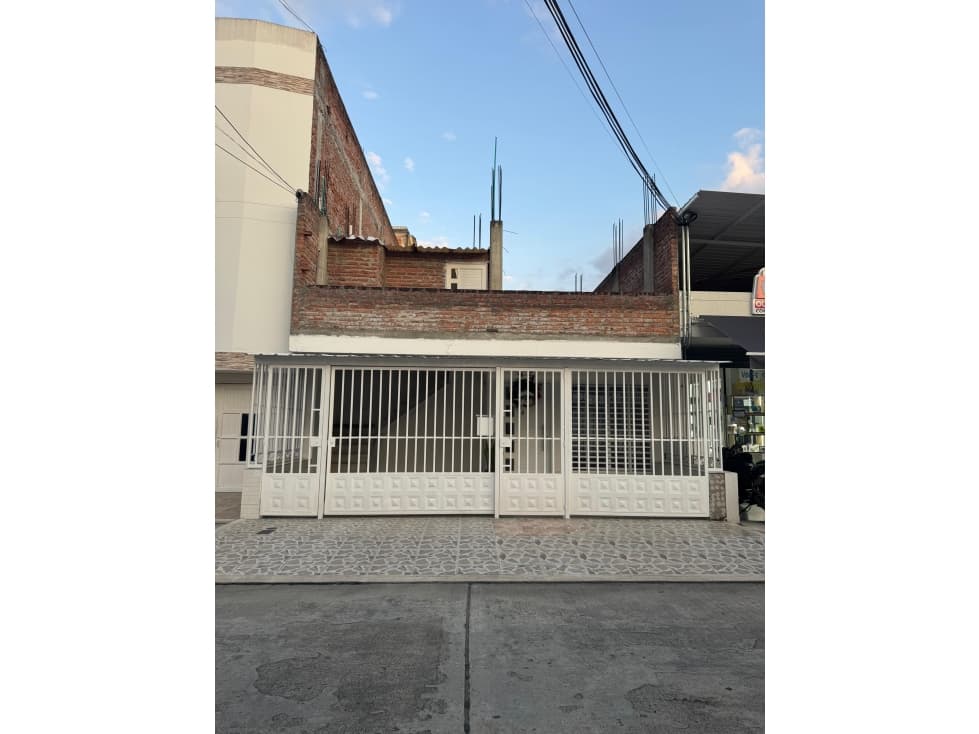 VENDO CASA EN BARRIO ALTAMIRA — foto 2