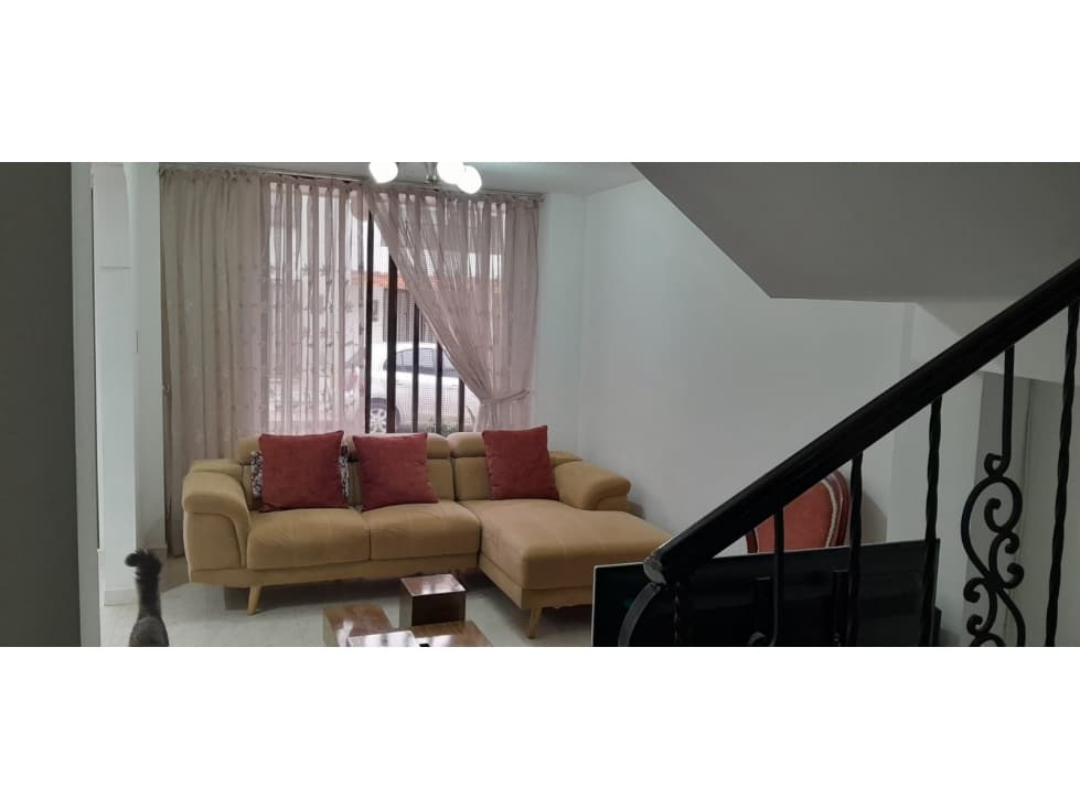 VENTA CASA DUPLEX EN EL BARRIO CORALES PEREIRA — foto 1