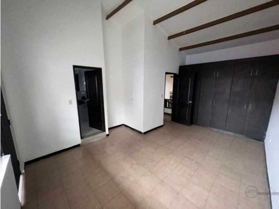 SE VENDE CASA SECTOR ADORATRICES — foto 5