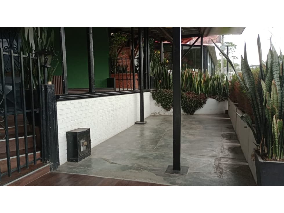 SE VENDE LOTE EN LA AVENIDA CENTENARIO — foto 1