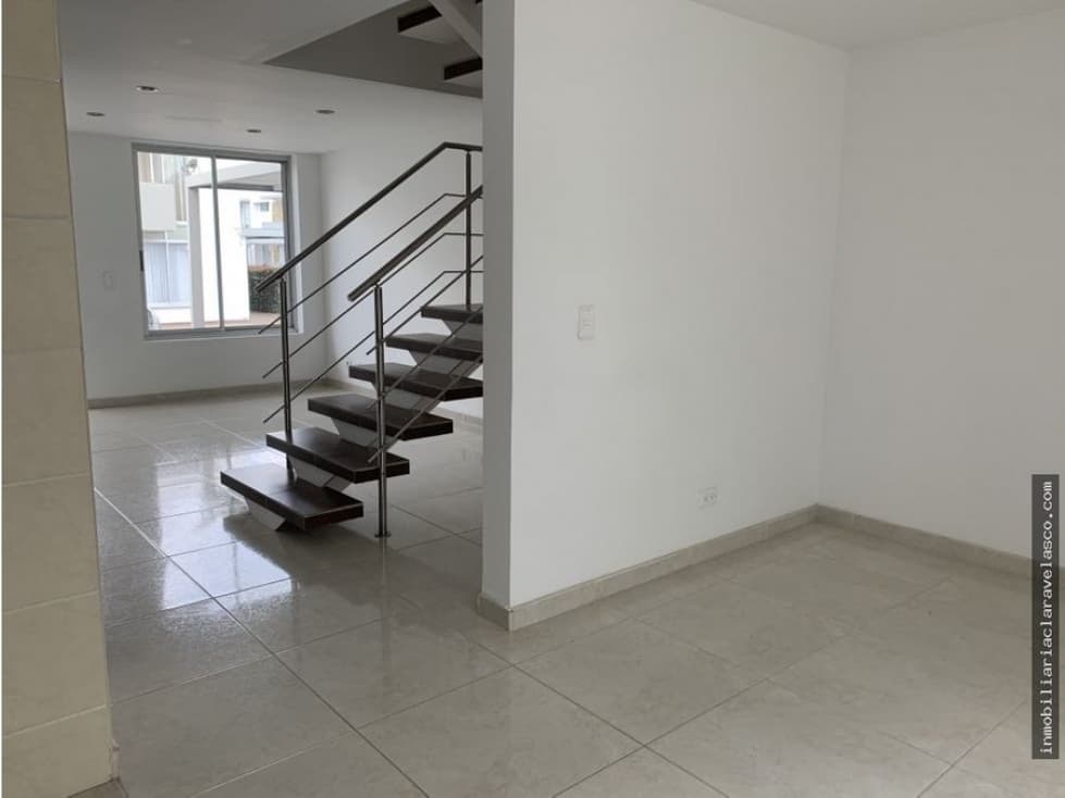 SE VENDE CASA EN LA AVENIDA CENTENARIO — foto 4