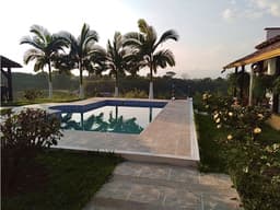 SE VENDE HERMOSA CASA CAMPESTRE EN MORELIA- PEREIRA