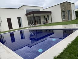SE VENDE CASA CAMPESTRE EN LAGOS DE IRAKA