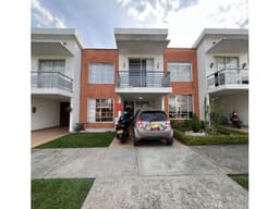SE VENDE CASA EN LA VÍA ARMENIA-LA TEBAIDA