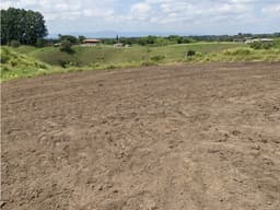 SE VENDE ESPECTACULAR LOTE EN EL SECTOR DE HOJAS ANCHAS