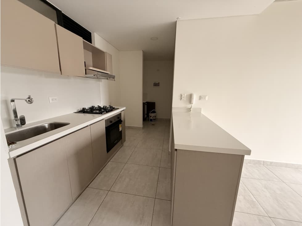 SE ARRIENDA APARTAESTUDIO EN LA AVENIDA CENTENARIO — foto 4