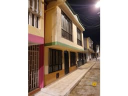 SE VENDE CASA DOBLE RENTA AL SUR DE ARMENIA