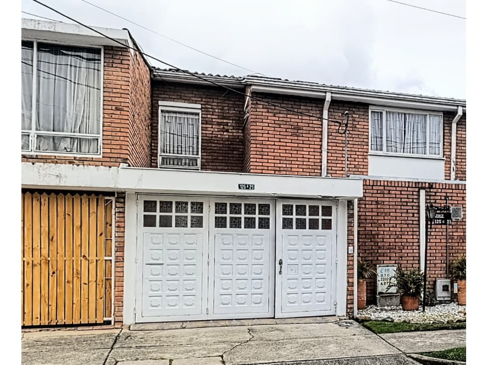 CASA NIZA CORDOBA- EXCELENTE ESTADO — foto 1