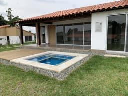 SE VENDE CASA CAMPESTRE EN EL CONJUNTO 3 COLINAS