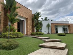 SE VENDE CASA CAMPESTRE CERCA AL AEROPUERTO