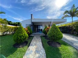 SE VENDE CASA CAMPESTRE CERCA AL CAIMO