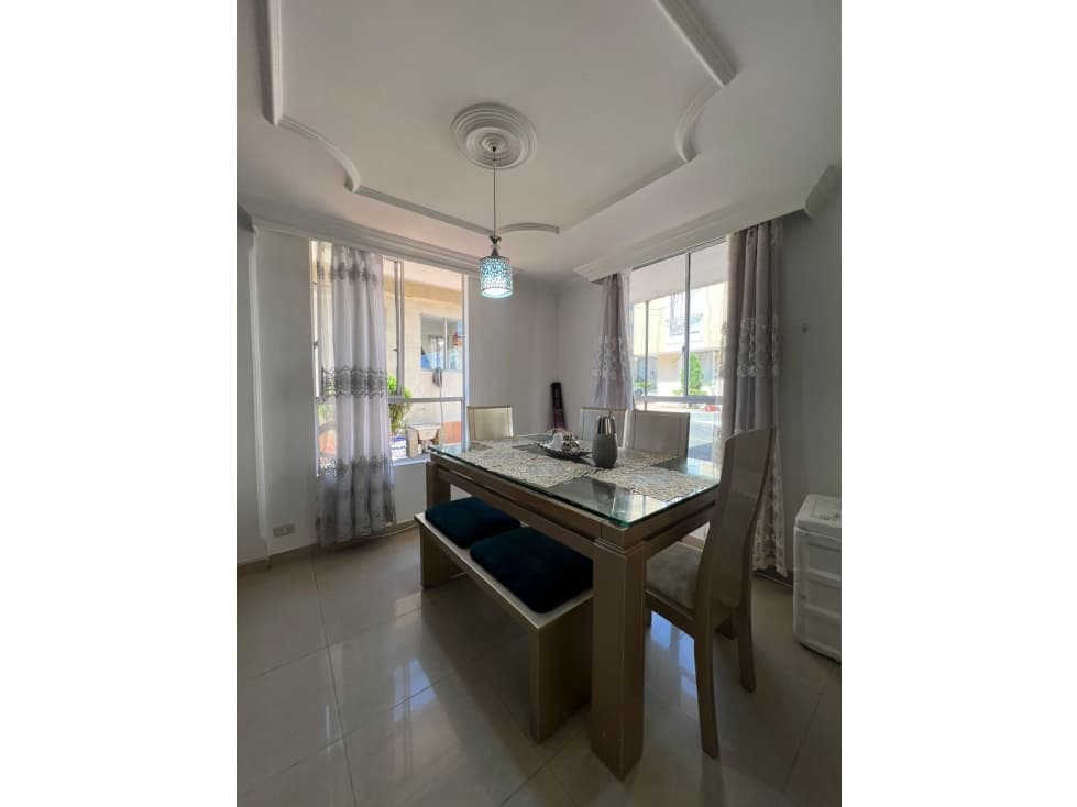 SE VENDE CASA EN LA AVENIDA CENTENARIO — foto 2