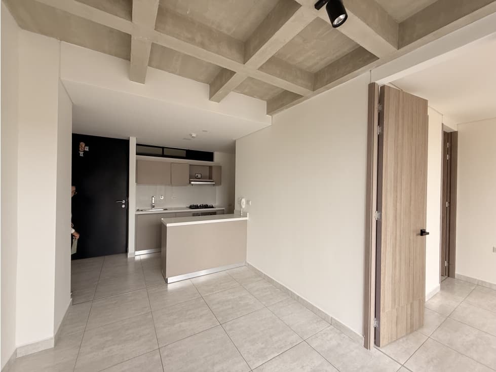SE ARRIENDA APARTAESTUDIO EN LA AVENIDA CENTENARIO — foto 3