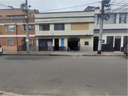 CASA + 3 COMERCIOS EN LA ESTRADA: Renta Inmediata y Potencial
